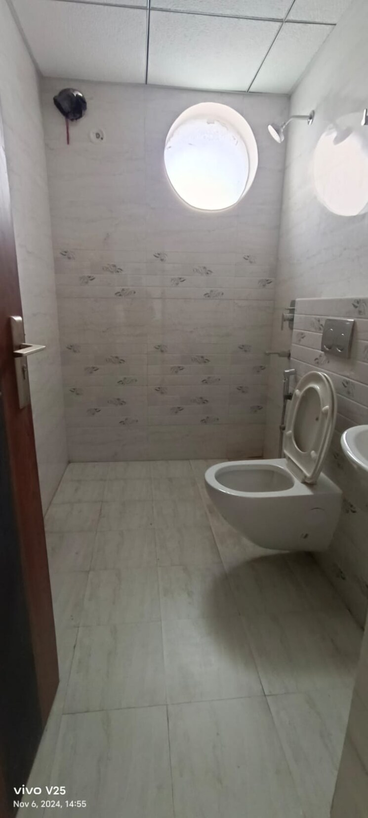 Bathroom, proview-officer-city-premium-tower 3 Bedroom 1350 Sq.Ft. Apartment In Raj Nagar Extension Ghaziabad 7829730