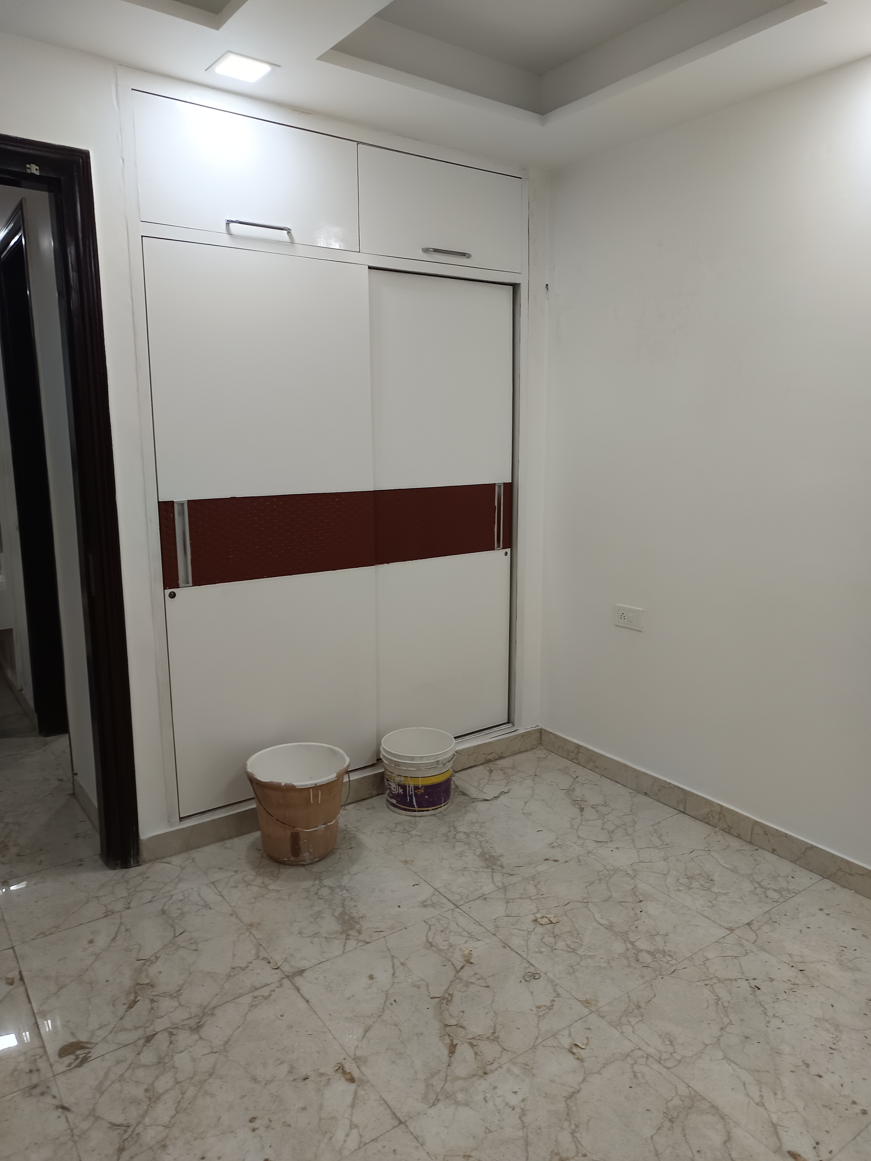 2 BHK + Servant Room Apartment For Sale in Rohini Sector 13
