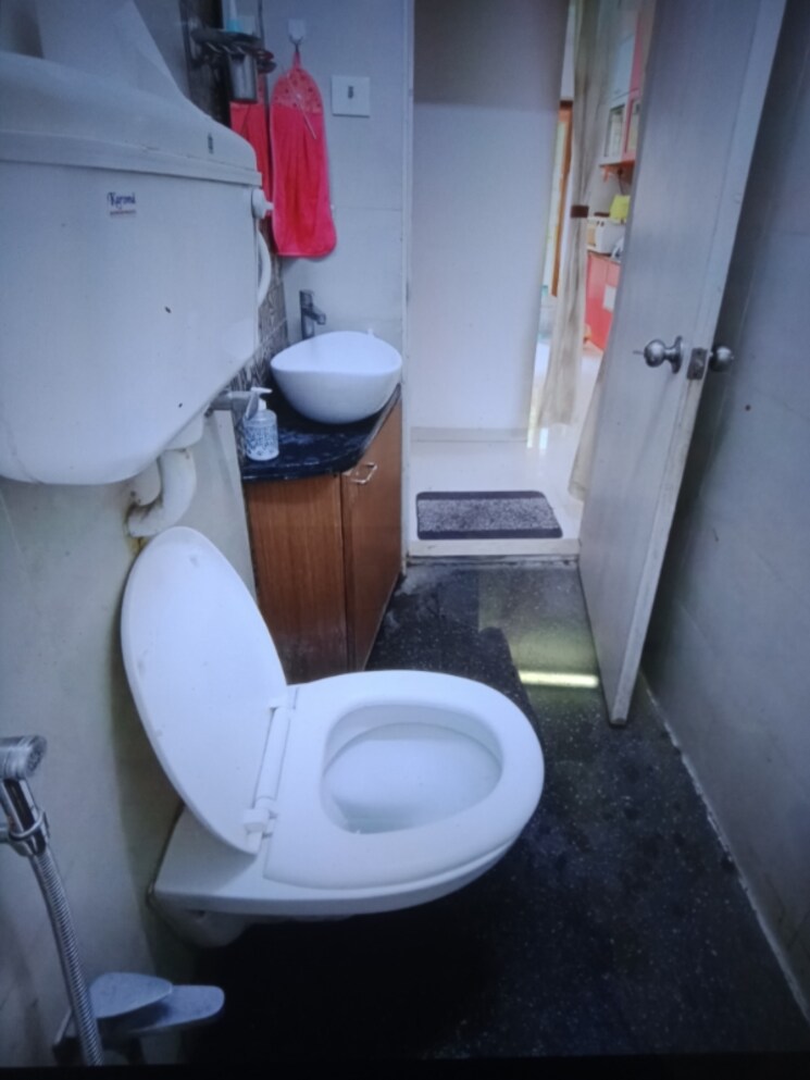 Bathroom, unique-greens-ghodbunder-road 2 Bedroom 628 Sq.Ft. Apartment In Ghodbunder Road Thane 7830111