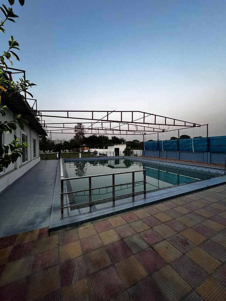 Exterior View, sector 128 3.5 Bedroom 2520 Sq.Yd. Villa In Sector 128 Noida 7830197