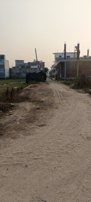  Plot – Exterior View View at Jankipuram Extension - for Sale
