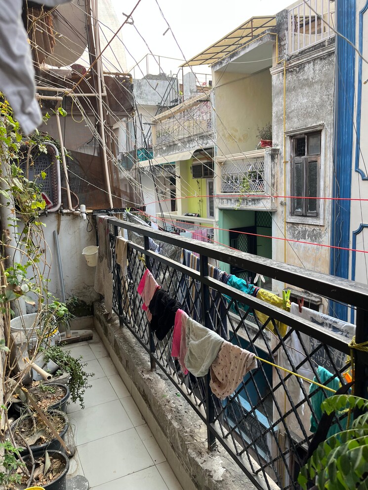Balcony, khirki extension 2 Bedroom 100 Sq.Yd. Builder Floor In Khirki Extension Delhi 7830662