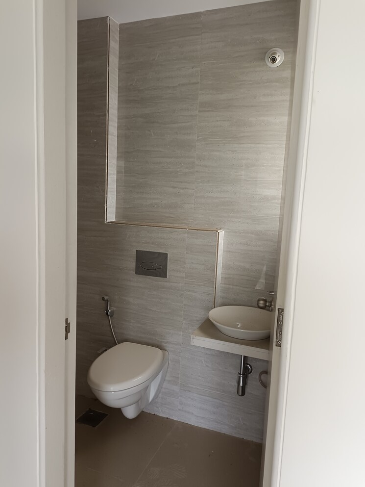 Bathroom, vihang-vermont 2 Bedroom 664 Sq.Ft. Apartment In Ghodbunder Road Thane 7830877