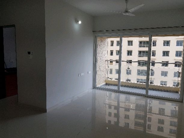 2 BHK Apartment For Sale in Rustomjee Azzanio