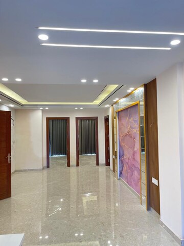 Building Lobby in 4 BHK Builder Floor at Ansal API Esencia, Sector 67 – for Sale