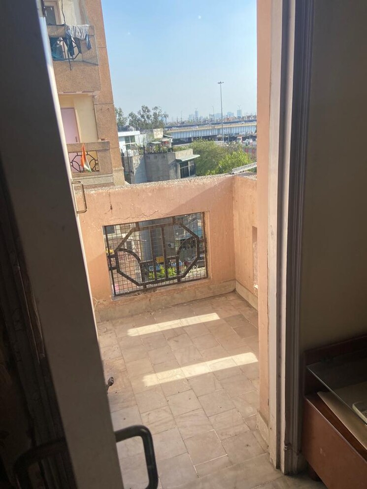 Balcony, ghazipur 3 Bedroom 1600 Sq.Ft. Apartment In Ghazipur Delhi 7831329