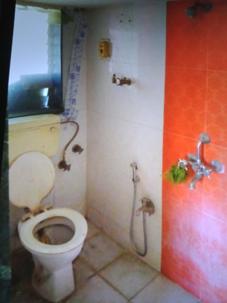 Bathroom, sai-baba-vihar-complex 2 Bedroom 635 Sq.Ft. Apartment In Ghodbunder Road Thane 7831391