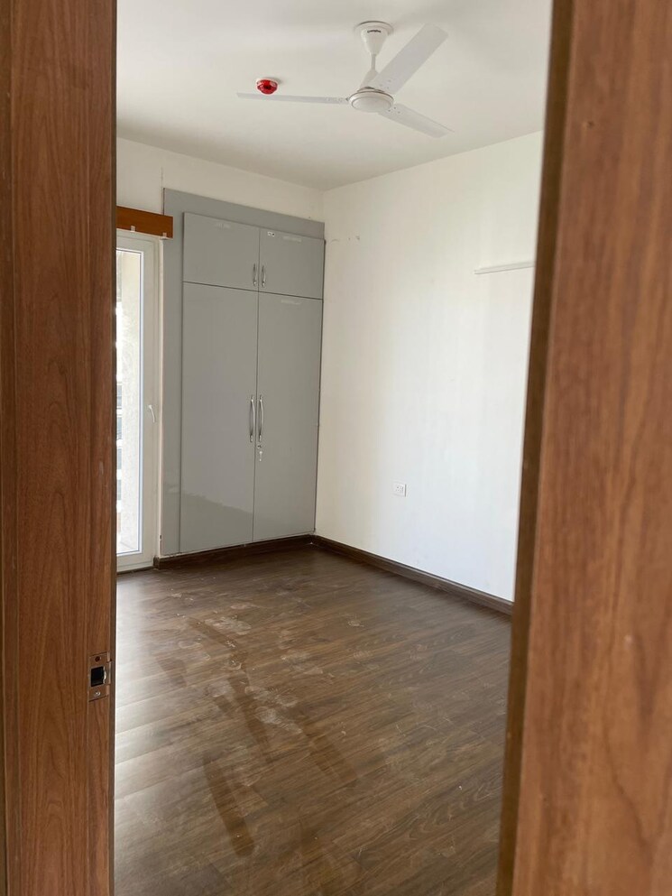 Room, sector 127 3 Bedroom 1500 Sq.Ft. Apartment In Sector 127 Mohali 7831617