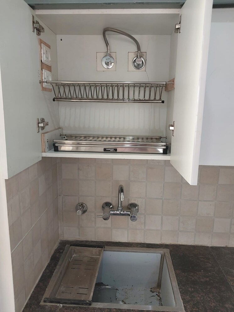 Bathroom, chandak-stella 4 Bedroom 1379 Sq.Ft. Apartment In Goregaon West Mumbai 7831989