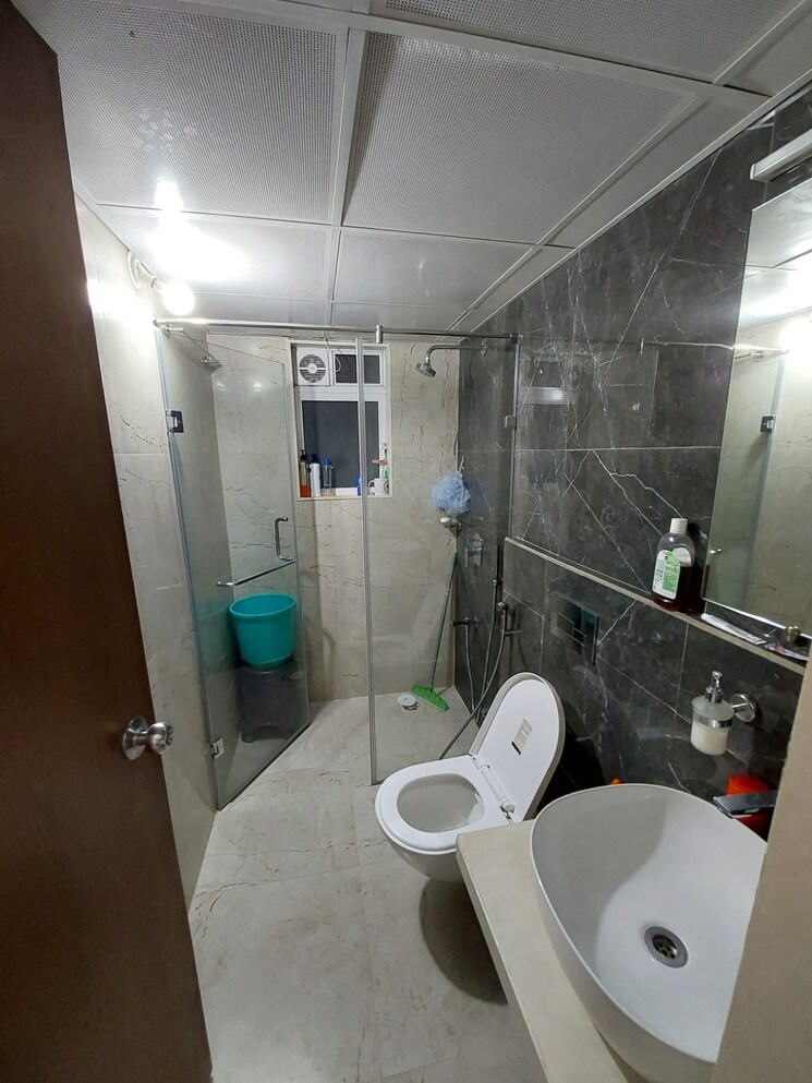 Bathroom, dosti-west-county-phase-2-dosti-cedar 3 Bedroom 1200 Sq.Ft. Apartment In Balkum Pada Thane 7832149