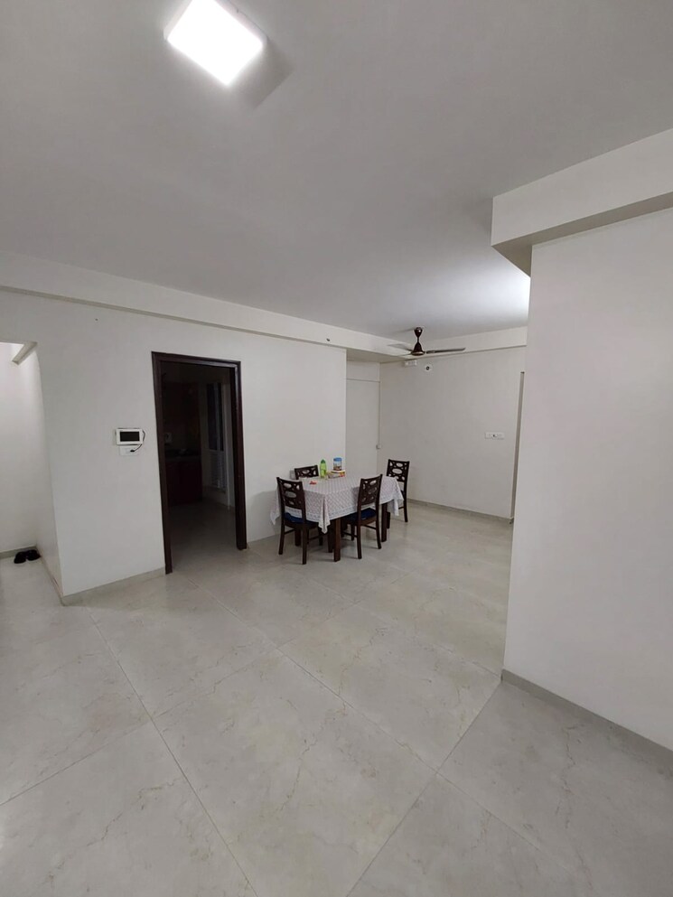 Room, dosti-west-county-phase-2-dosti-cedar 3 Bedroom 1200 Sq.Ft. Apartment In Balkum Pada Thane 7832149