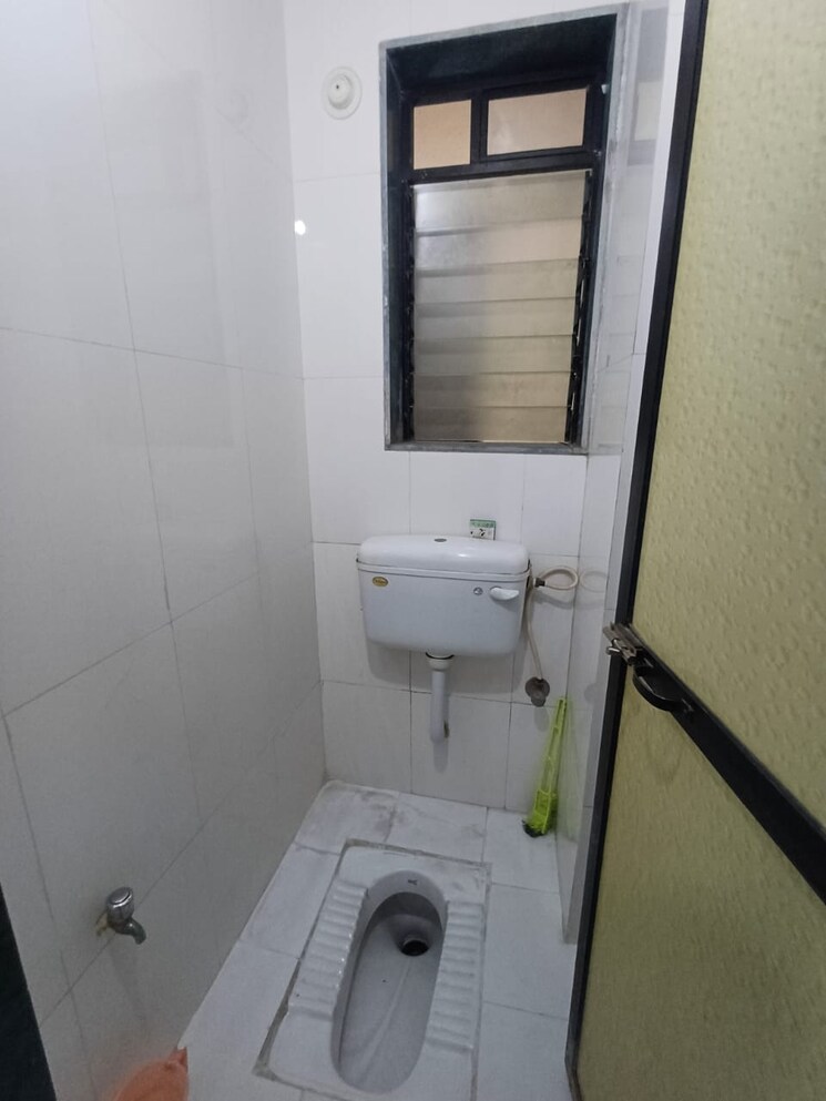 Bathroom, ek-siddhi-chs-kolbad-road 1 Bedroom 450 Sq.Ft. Apartment In Khopat Thane 7832496