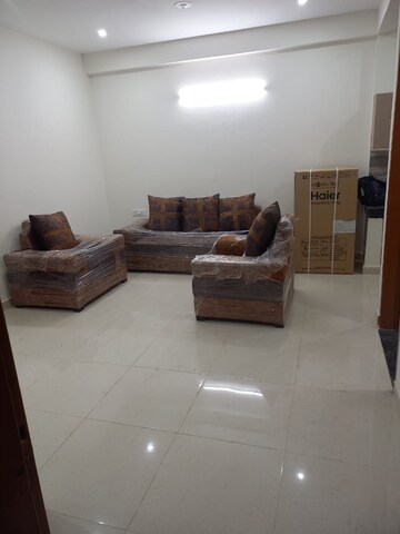 Living Room in 3 BHK Builder Floor at Sector 52 – for Rent