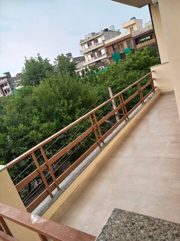 Balcony in 3 BHK Builder Floor at Sector 52 – for Rent