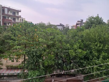 Master Bedroom in 3 BHK Builder Floor at Sector 52 – for Rent