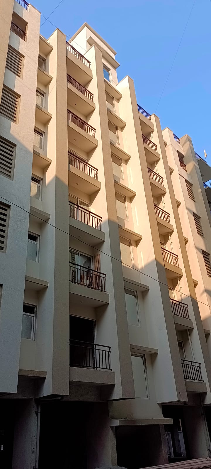 2 BHK + Pooja Room,Study Room Apartment For Sale in Sapphire Tower , Thane we