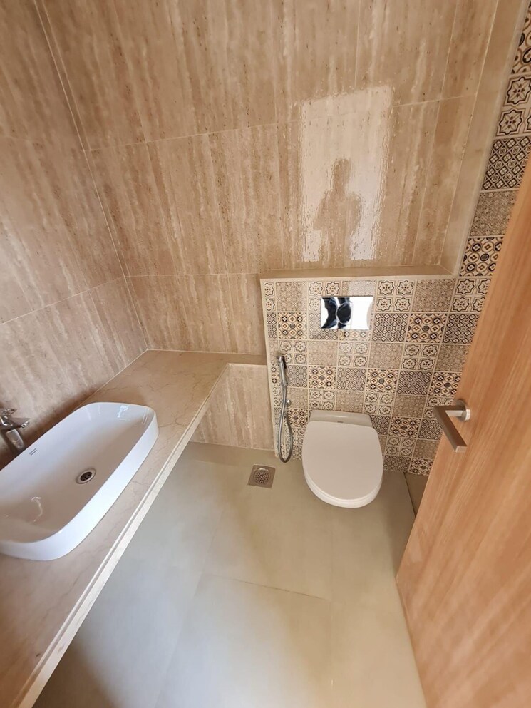 Bathroom, lodha-primo 3 Bedroom 1082 Sq.Ft. Apartment In Parel Mumbai 7832670