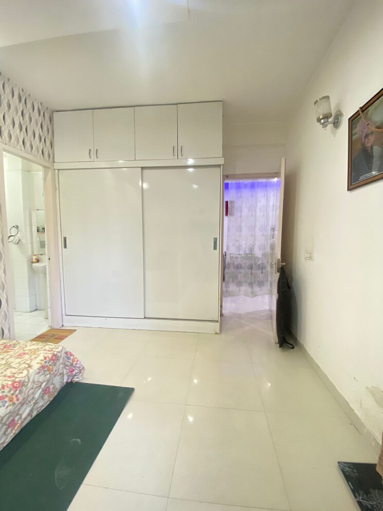 Room, peer mucchalla 2 Bedroom 100 Sq.Yd. Apartment In Peer Mucchalla Zirakpur 7832728