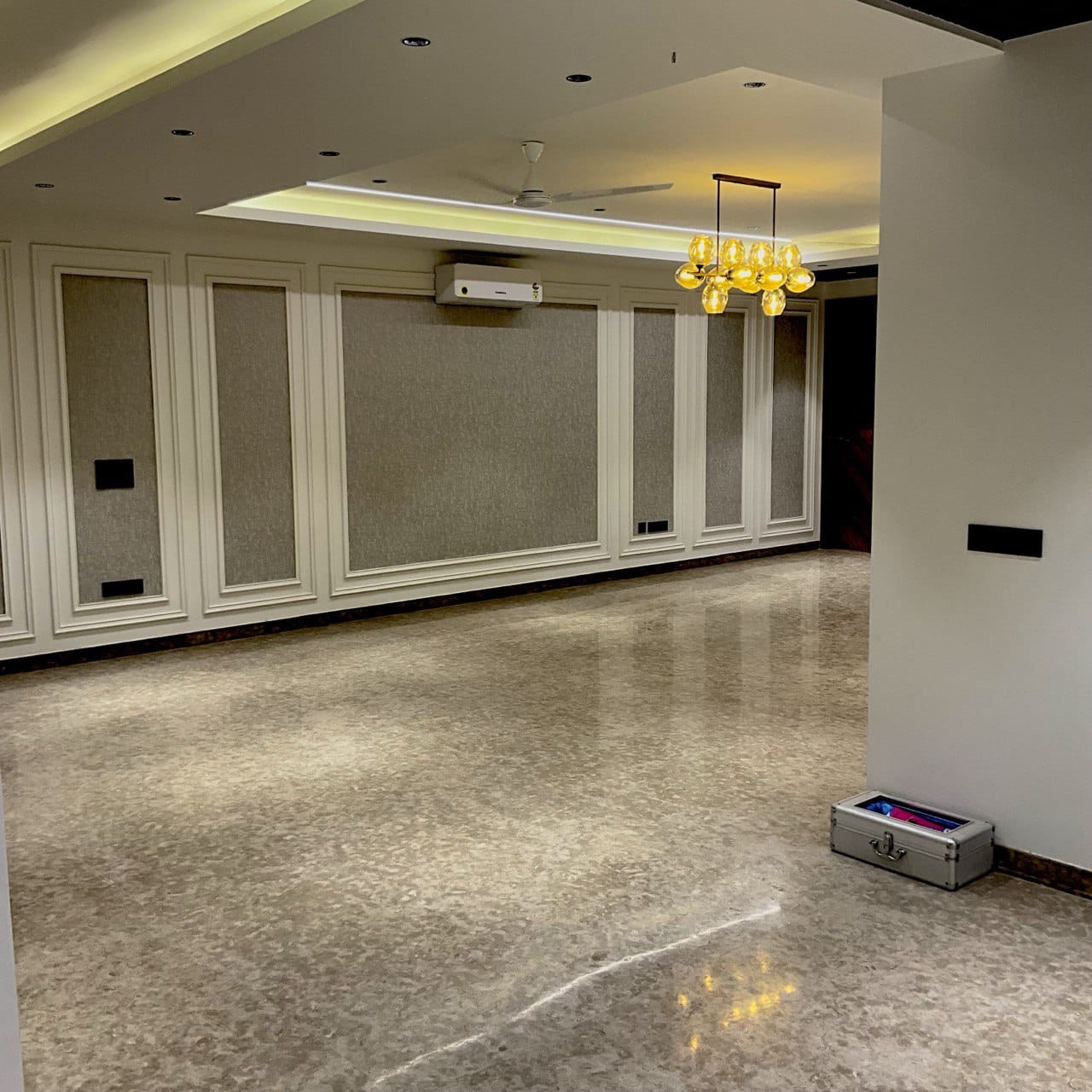 3 BHK + Servant Room Apartment For Sale in Central Park Flower Valley Aqua Front Towers