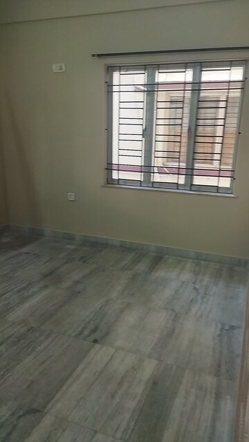 Room in 3 BHK Apartment at Utthan Apartments, Chinar Park – for Sale