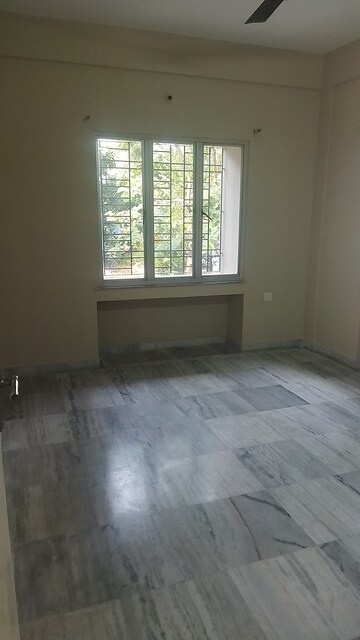 Room in 3 BHK Apartment at Utthan Apartments, Chinar Park – for Sale