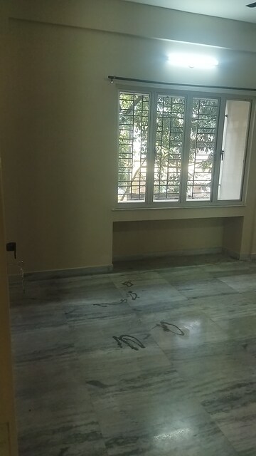 Room in 3 BHK Apartment at Utthan Apartments, Chinar Park – for Sale