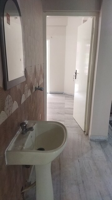 Bathroom in 3 BHK Apartment at Utthan Apartments, Chinar Park – for Sale