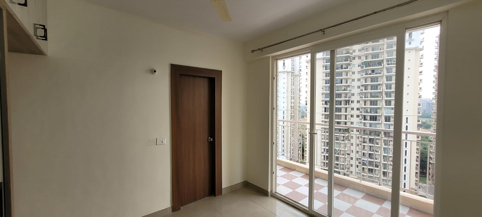 2 BHK Apartment For Sale in Shree Vardhman Green Court