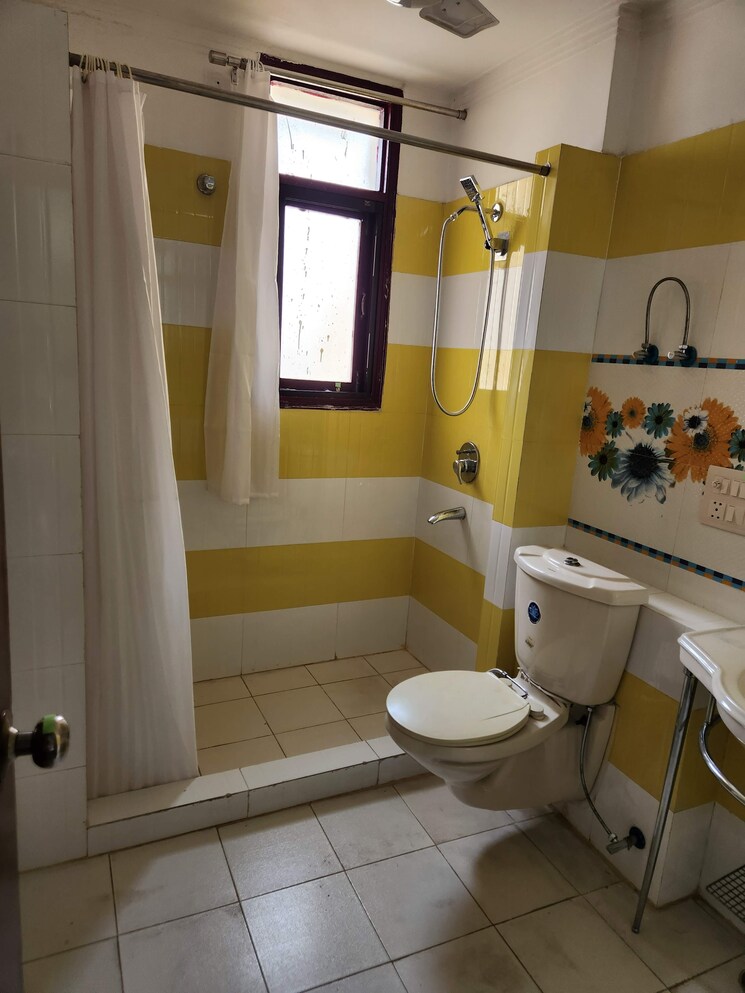Bathroom, purvanchal-heights 3.5 Bedroom 1830 Sq.Ft. Apartment In Zeta I Greater Noida Greater Noida 7833139