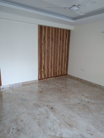 Room in 3 BHK Builder Floor at Sector 23 – for Sale