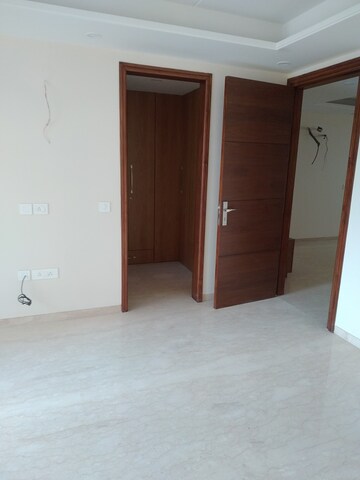 Room in 3 BHK Builder Floor at Palam Vihar – for Sale