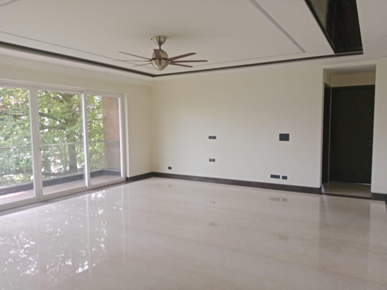3 BHK + Servant Room Apartment For Sale in Vipul Greens