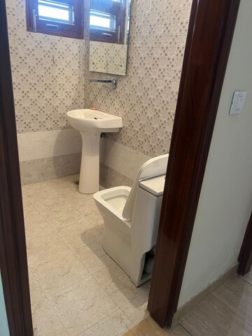 Bathroom in 3 BHK Apartment at Vipul Greens, Sector 48 – for Sale