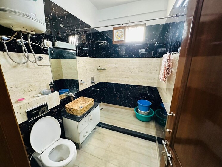 Master Bedroom, palam-vihar-residents-association 4 Bedroom 2200 Sq.Ft. Builder Floor In Palam Vihar Gurgaon 7833530