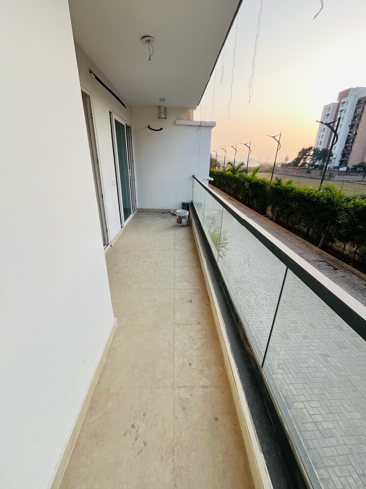 Balcony, hermitage-centralis 3 Bedroom 1450 Sq.Ft. Apartment In Vip Road Zirakpur 7833822