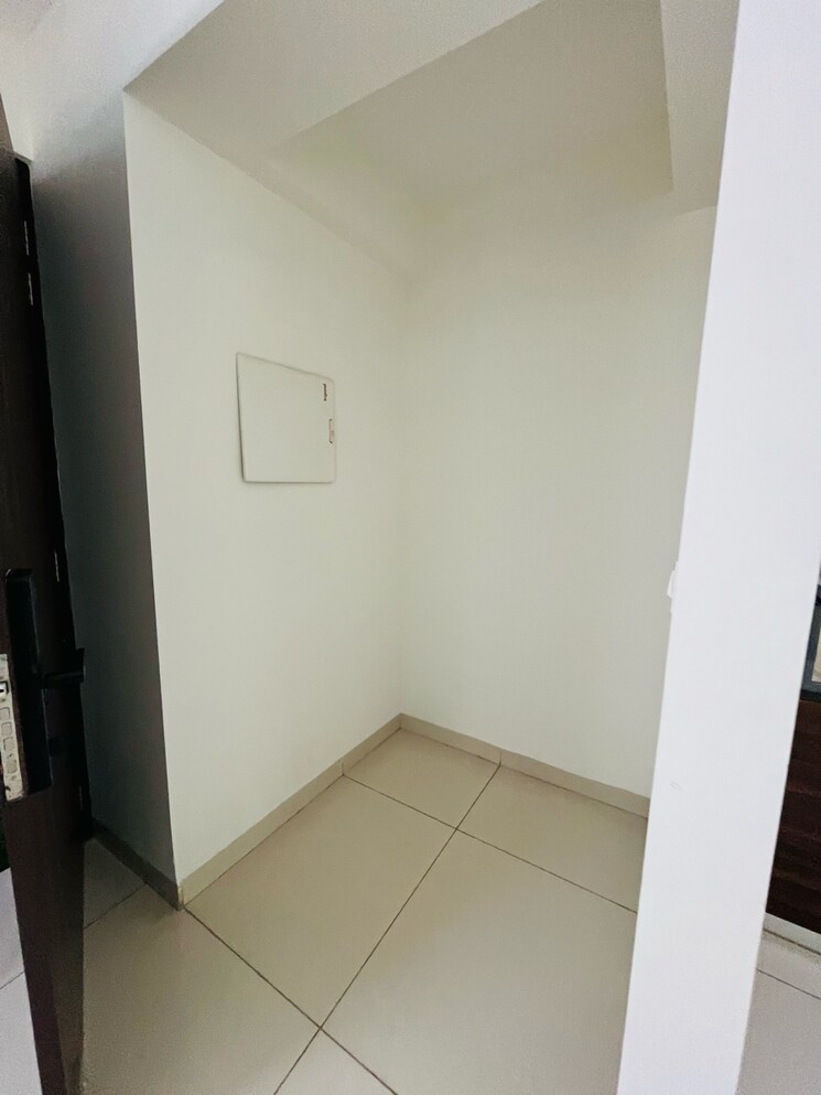 Room, hermitage-centralis 3.5 Bedroom 2025 Sq.Ft. Apartment In Vip Road Zirakpur 7833888