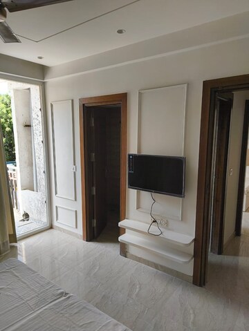 Room in 2 BHK Apartment at SLF Anushree, Sector 75 – for Sale