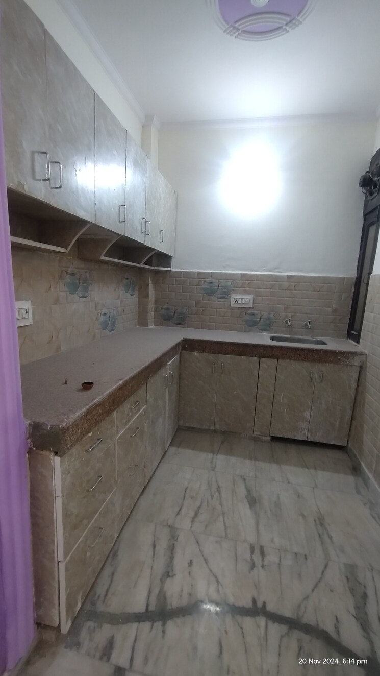 Kitchen, uttam nagar 2 Bedroom 70 Sq.Yd. Builder Floor In Uttam Nagar Delhi 7834029
