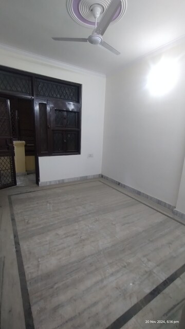 Furnished Amenities in 2 BHK Builder Floor at Uttam Nagar – for Sale