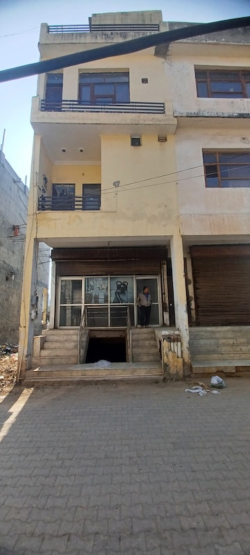 Commercial Shop 800 Sq.Ft. For Resale in Parbhat Road Zirakpur  7834055