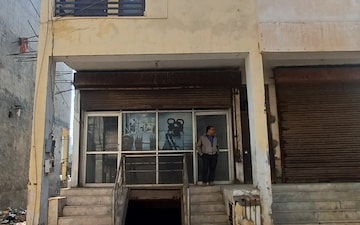 Shop For Sale in Parbhat Road