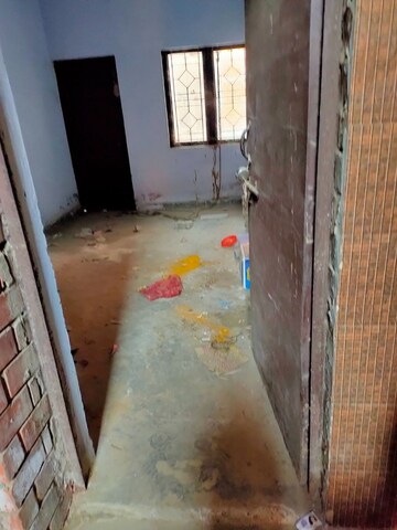 Room in 1 RK Apartment at Gaur Atulyam, Omicron I Greater Noida – for Sale