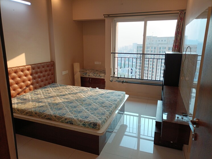 Bedroom, rustomjee-urbania 2 Bedroom 780 Sq.Ft. Apartment In Majiwada Thane 7834349