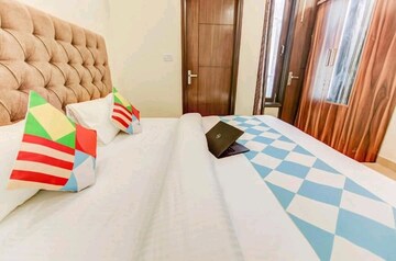 2 BHK Builder Floor For Rent in Saket
