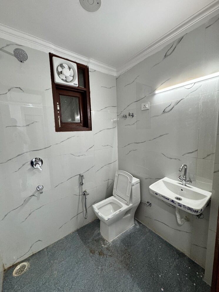 Attached Bathroom, neb sarai 2 Bedroom 950 Sq.Ft. Builder Floor In Neb Sarai Delhi 7834577