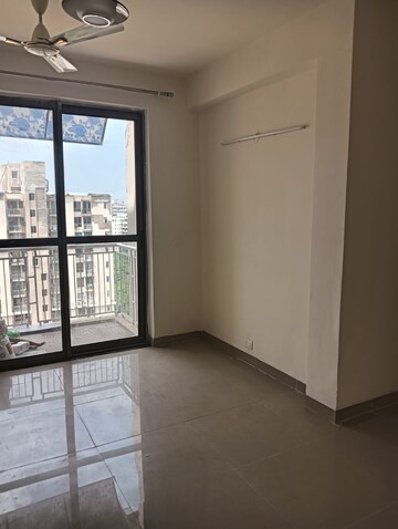 Room in 3 BHK Apartment at Gulmohar Colony – for Rent