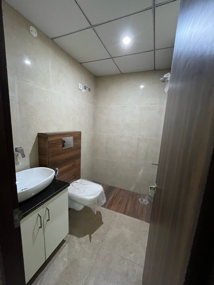 Bathroom, hermitage-centralis 3 Bedroom 1700 Sq.Ft. Apartment In Vip Road Zirakpur 7834678