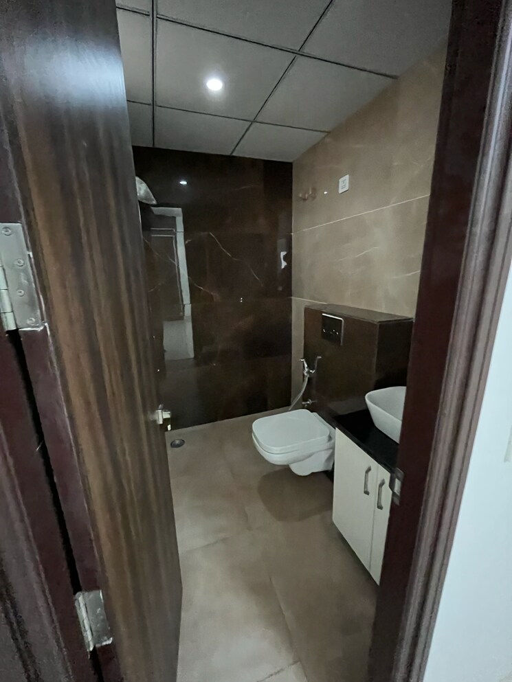 Bathroom, hermitage-centralis 3 Bedroom 1700 Sq.Ft. Apartment In Vip Road Zirakpur 7834678