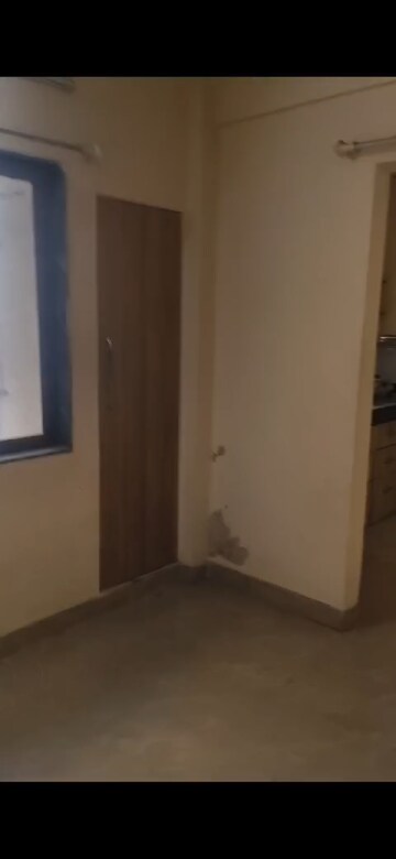 Room in 1 BHK Apartment at Mountain Breeze, Powai – for Sale