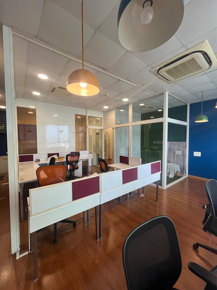 Team Area, remi-commercio Commercial Office Space 690 Sq.Ft. In Andheri West Mumbai 7834742